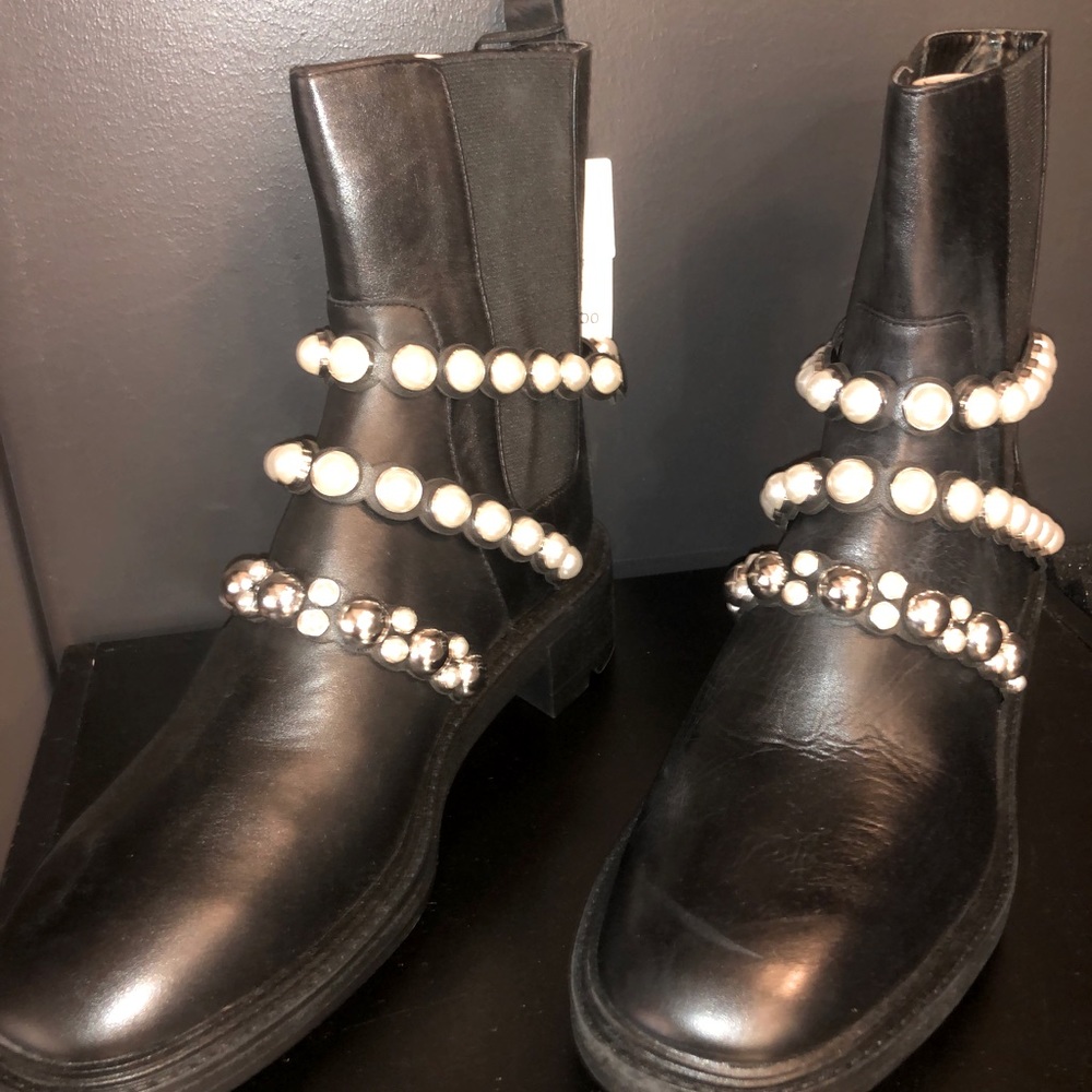 NWT pearl studded black ZARA boots